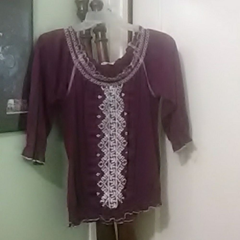 A casual shirt for any occasion.